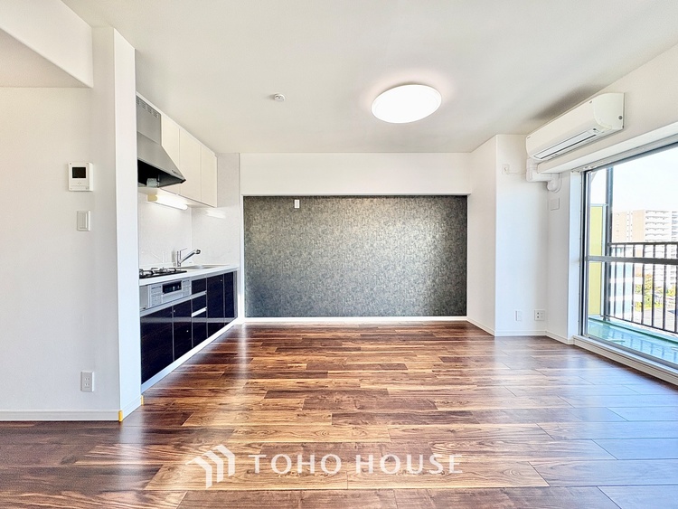 内装 「想像していた以上に広い」が写真を撮っているときの感想です。家事動線に配慮したプランによりご家族がくつろげる明るく広い空間が確保できました。