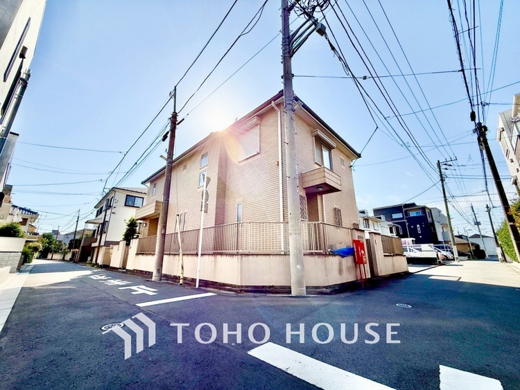 外観 【時を忘れる場所】ここにはみんなが集い、食事と楽しい会話が始まる。話に夢中になりすぎて、ついつい時を忘れ夜半過ぎになってしまう。そんな束の間の幸せを感じさせてくれる場所でありたい。