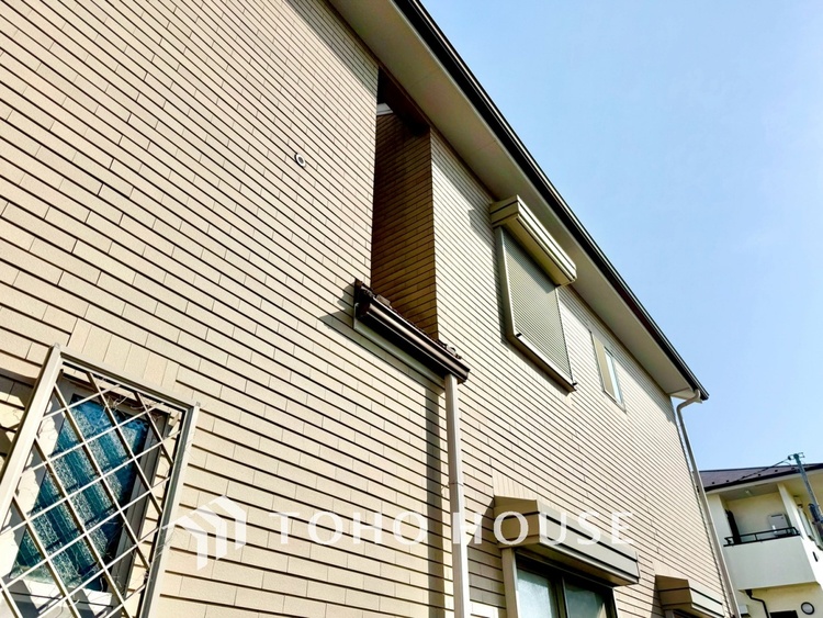 外観 【Toilet】トイレも全て新品に交換されており、清々しく新生活を始めることができます。白基調の清潔感のある空間に生まれ変わりました。