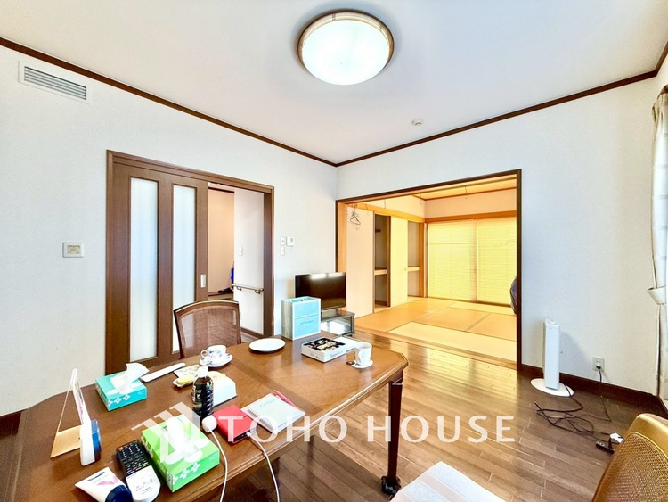 内装 【快適性＆機能性】住むほどに実感する快適性＆機能性。各空間を彩る設備は、デザイン性に優れたHigh Quality仕様が装備。広く使い勝手のよい空間と設備で、理想の暮らしを演出します