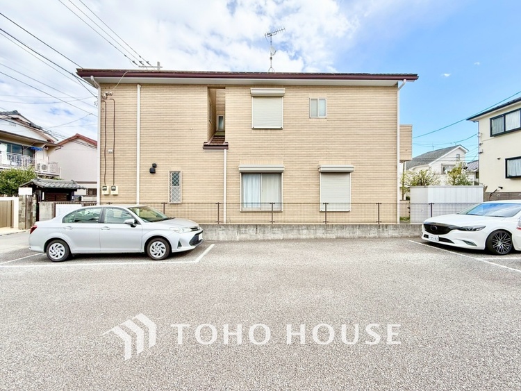 外観 【悠久の時】家族への思いを抱きながら、平和に過ごす悠久の時。あたかかく感じるのは、日当たりだけではない。広く和やかに暮らせる空間と、家族の存在を噛みしめて