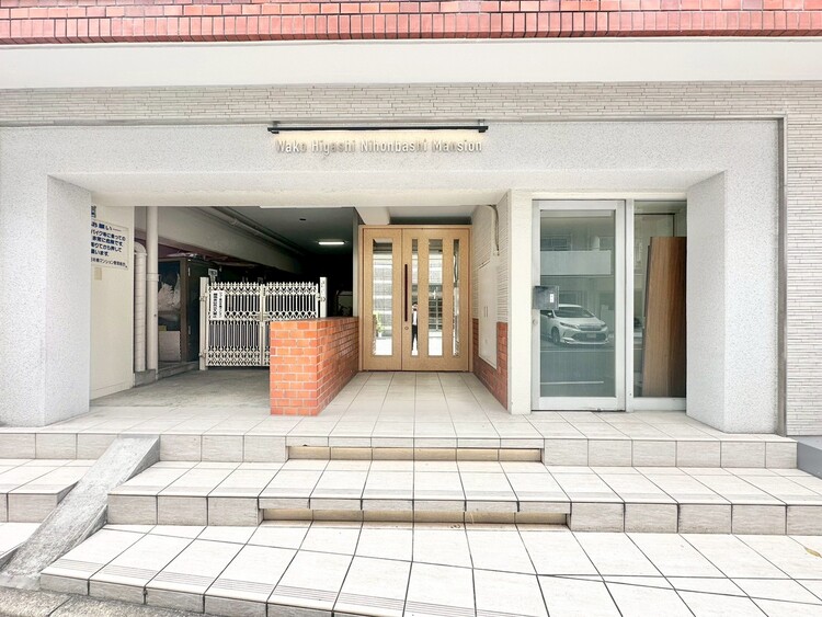 エントランス 上質感漂う玄関アプローチです。