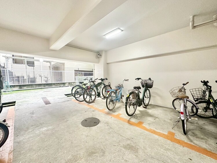 地図 駐輪場も綺麗に整頓されています。※空き状況は都度ご確認下さい。