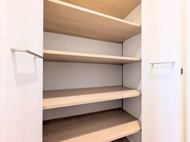 その他 収納スペースが付いていて、お部屋を広く使っていただけます。