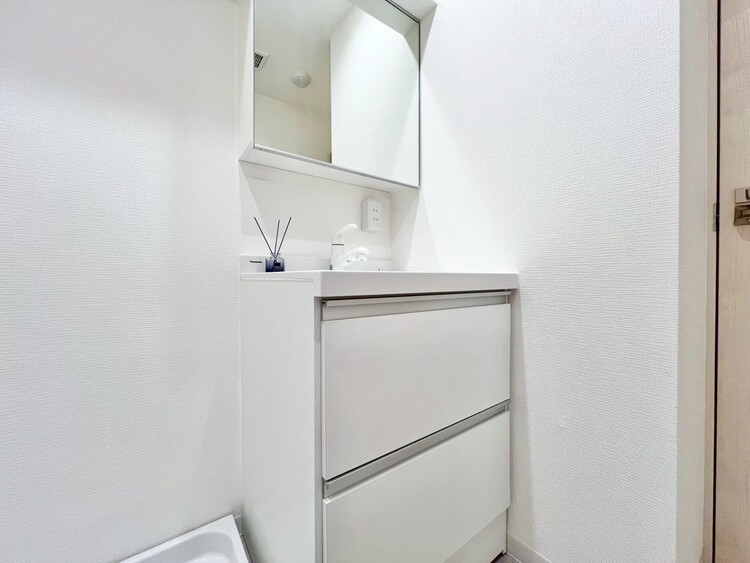 その他 清潔感を感じられる洗面化粧台。