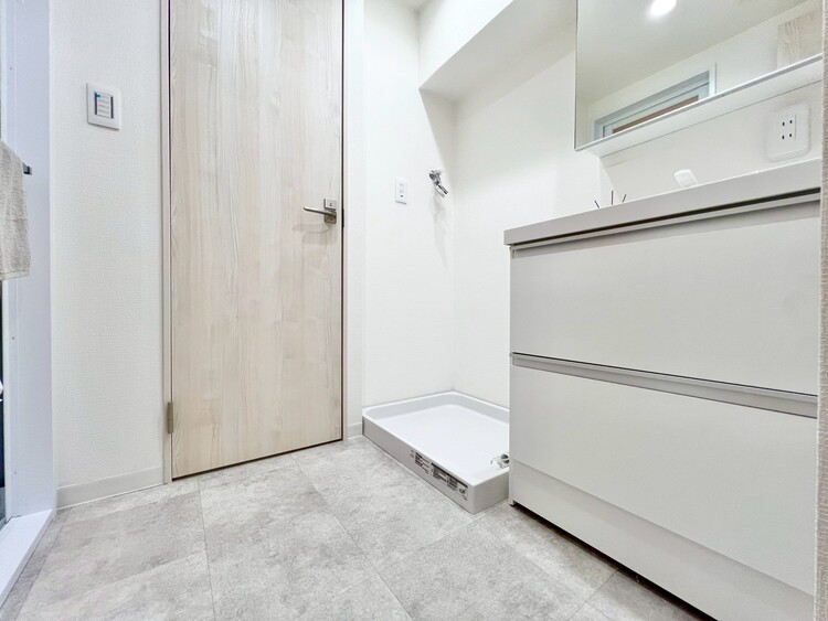 その他 十分な広さの脱衣所。