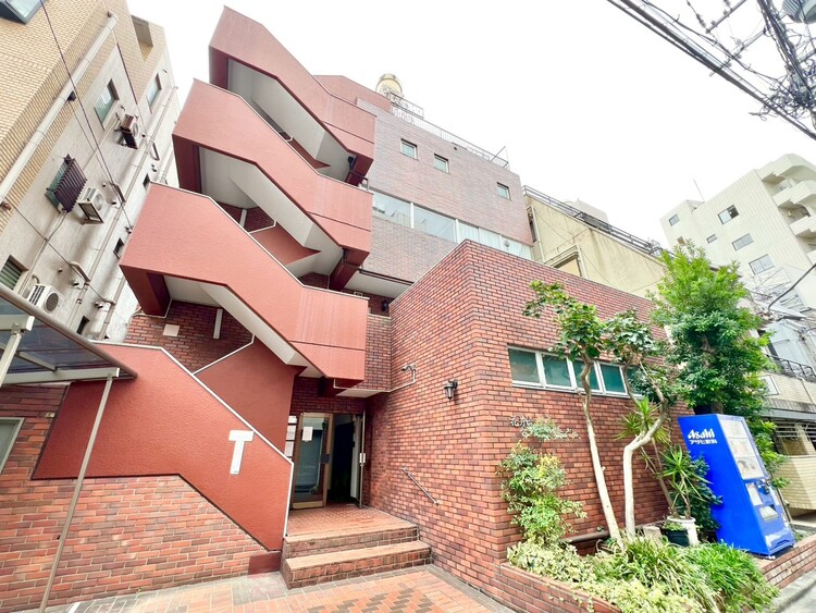 その他 館内は静寂な中が保たれており、管理が行き届いている印象を受けました。