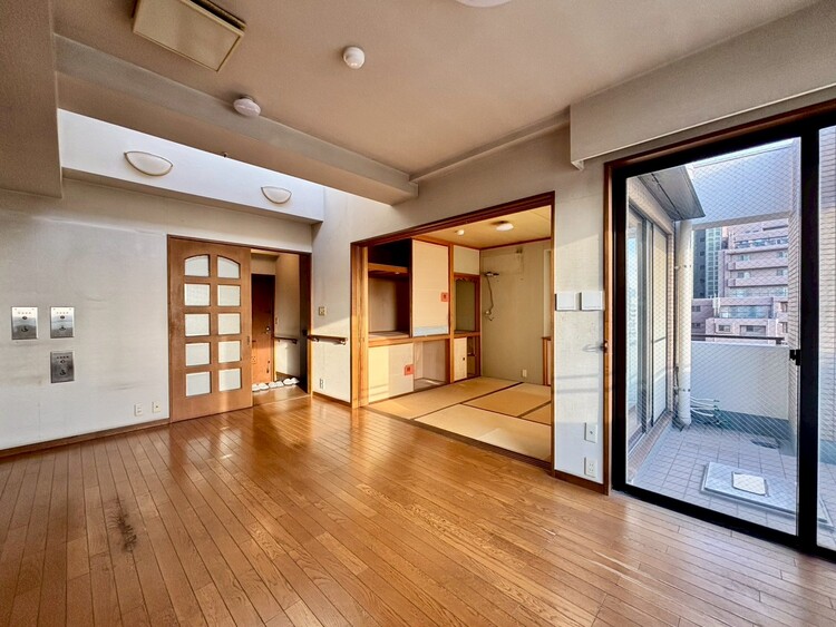 居間 充実した生活は伸びやかな居室空間から始まります。