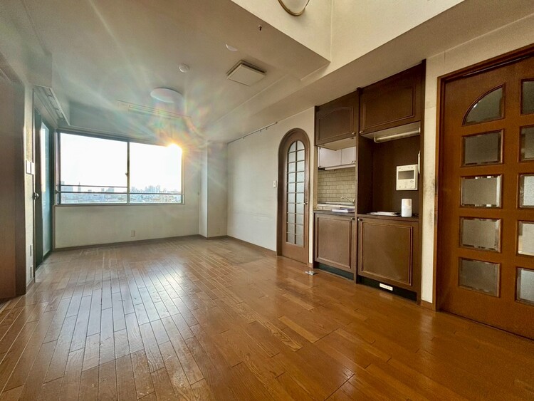 居間 落ち着いた雰囲気に包まれて、伸びやかな空間。