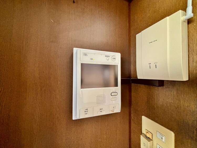 設備 誰が来てもわかる様にモニター付きインターホンを設置。