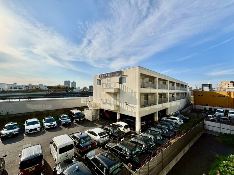 バルコニー 陽当たり・通風・開放感に恵まれた環境です。