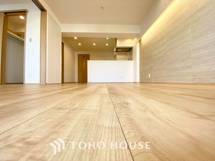 内装 【LIVING】◆陽光◆が差し込む。この開放的なLDKに家族の笑顔が集う。家族が一緒に過ごす空間は明るく、そして居心地よく。