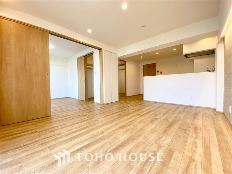 内装 【LIVING】◆Sunshine◆光が燦々と入り、いるだけで気持ちいい。「開放的でゆとりあるお部屋です。」