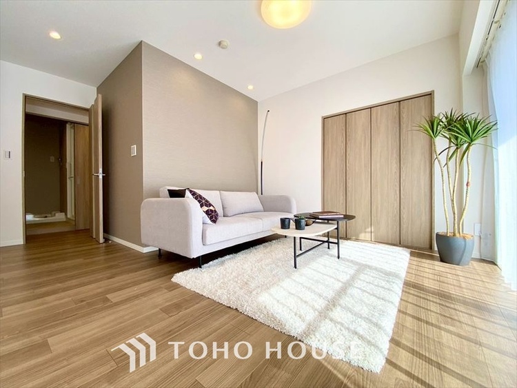 内装 【LIVING】◆扉を◆開くとこの景色。家族の”おかえり”の声が聞こえてきそう。