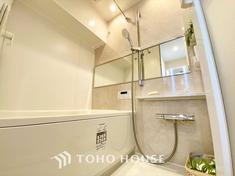 風呂 【BATHROOM】◆プライベートな空間◆simpleだからrelaxできるんです。こころもからだもキレイさっぱり。