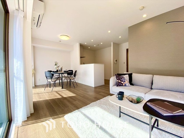 内装 【LIVING】◆Sunshine◆光が燦々と入り、いるだけで気持ちいい。「開放的でゆとりあるお部屋です。」