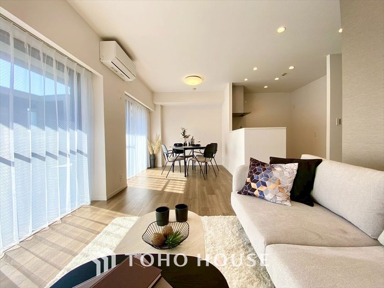 内装 【LIVING】◆simple is best◆無駄のない綺麗なつくりのリビングルームであなただけの暮らしを。