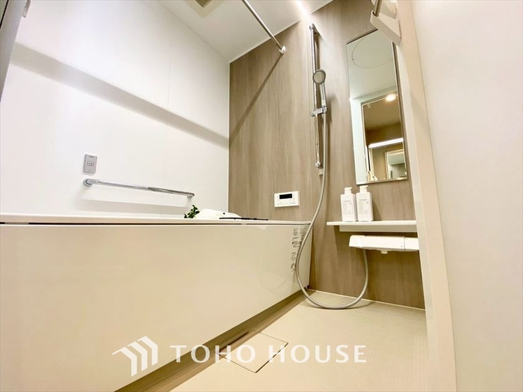 風呂 【BATHROOM】◆プライベートな空間◆simpleだからrelaxできるんです。こころもからだもキレイさっぱり。