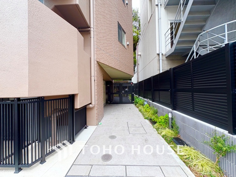 駐車場 【PARKING】◆愛車を◆安全に駐車できる駐車場がございます。