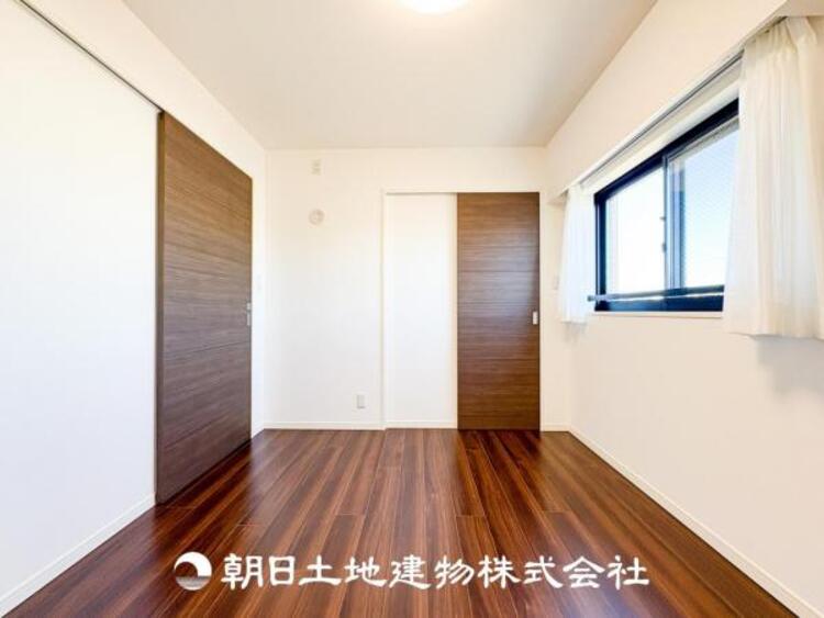 内装 人間の感性を育むプライベートルームはシンプルが１番だと思います。