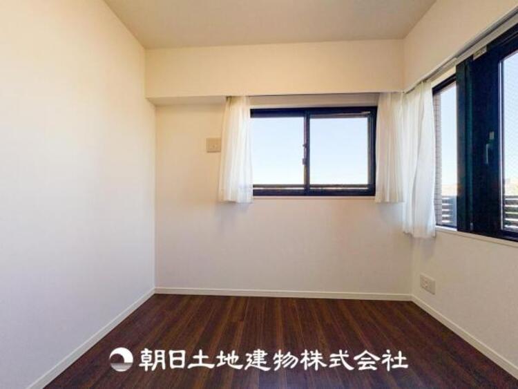 内装 趣味・感性で個性的に飾って頂けるようシンプルに仕上げてあります。