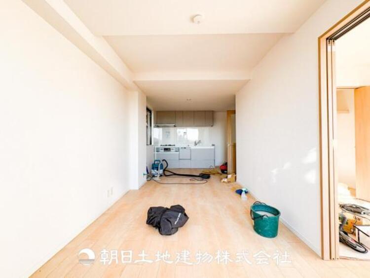 居間 家族や友人との時間など、１番多くの時間を過ごす空間だからこそ落ち着いた空間になります。