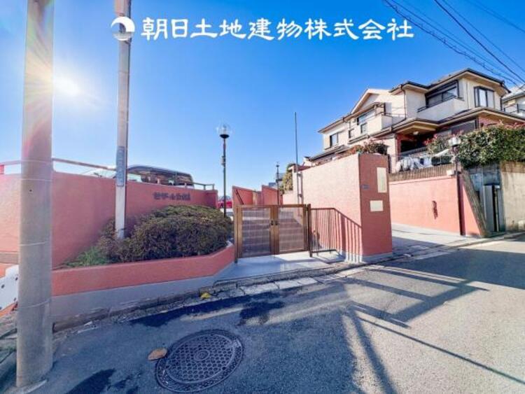 外観 表現された空間はたくさんの光を浴び、風を感じ、暮らしの時間を豊かにしてくれます。