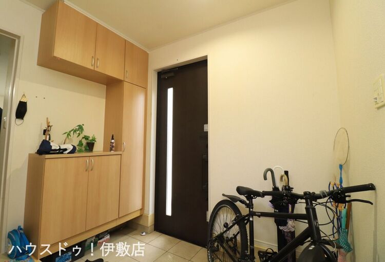 玄関 【玄関】広々とした玄関！玄関に趣味のものやベビーカーなども収納可能です！