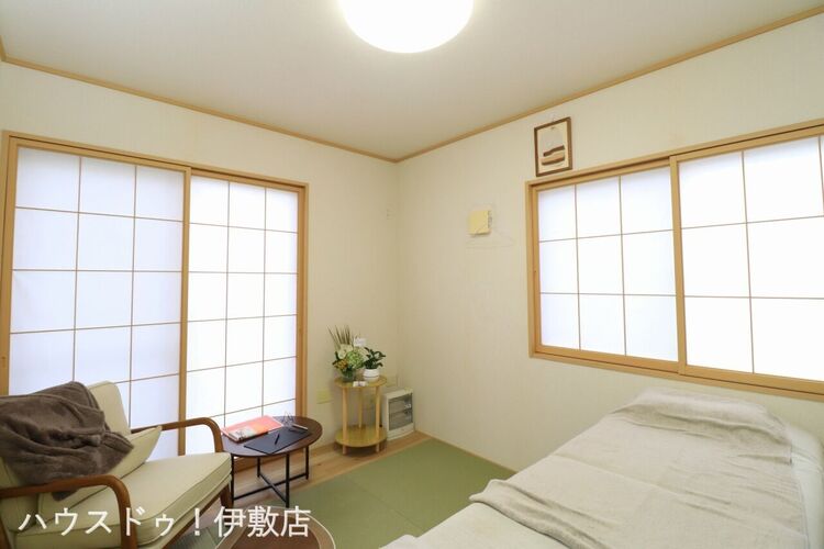 内装 【和室6帖】2方向に窓があり、一日を通して安定した光が入ります