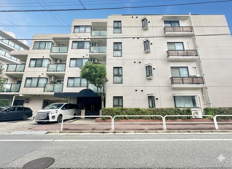 外観 資料には掲載していない情報が、現地にはたくさんあります。是非一度、現地をご確認ください。