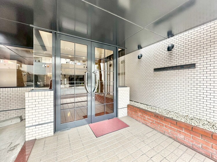 エントランス 外と内をつなぐエントランスは、まさに顔となる場所。