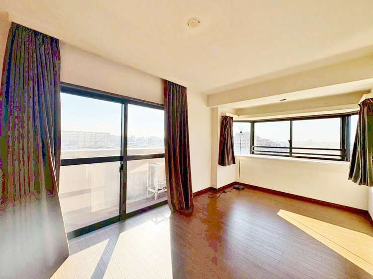 居間 飾り過ぎないシンプルな内装と偏り過ぎないデザインで統一しました。