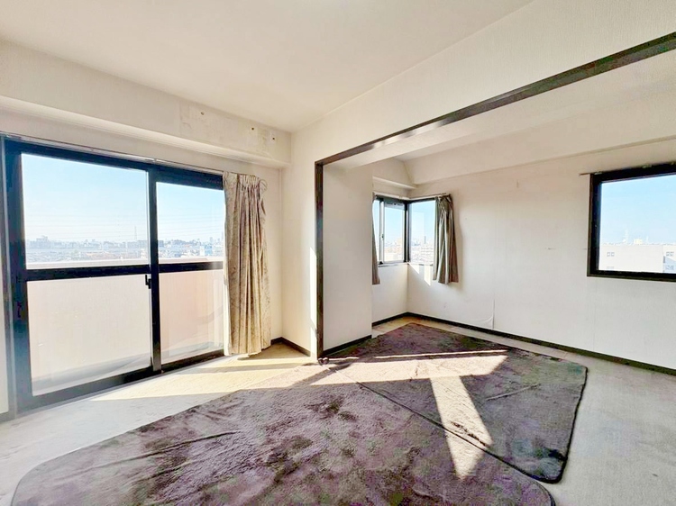 寝室 ベッドも十分に設置するスペースがあります。