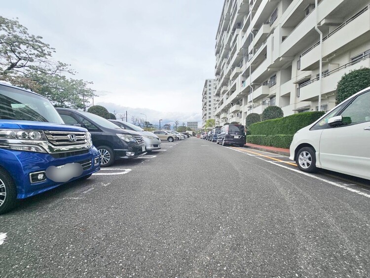 駐車場 本物件の駐車スペースです。車種制限のある場合もございますので、お気軽にお問い合わせくださいませ。