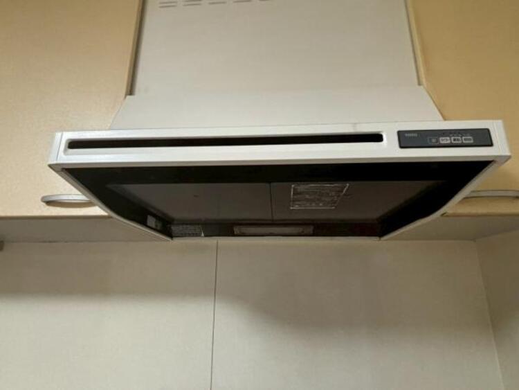 設備 シンプルな形状でお手入れ楽々なレンジフード