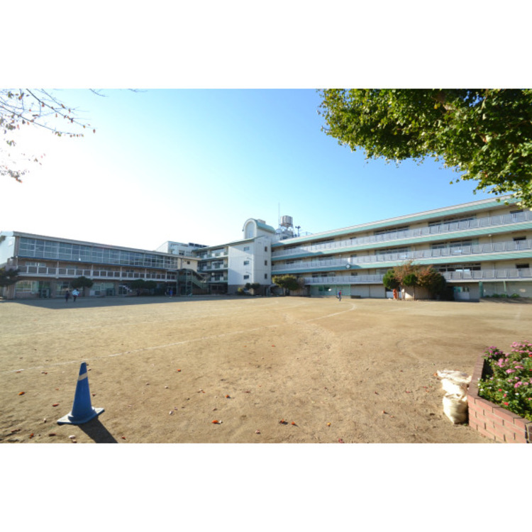 周辺 和光市立新倉小学校(約400m)