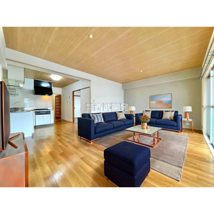 居間 配置してある家具や小物はCGによるイメージです。