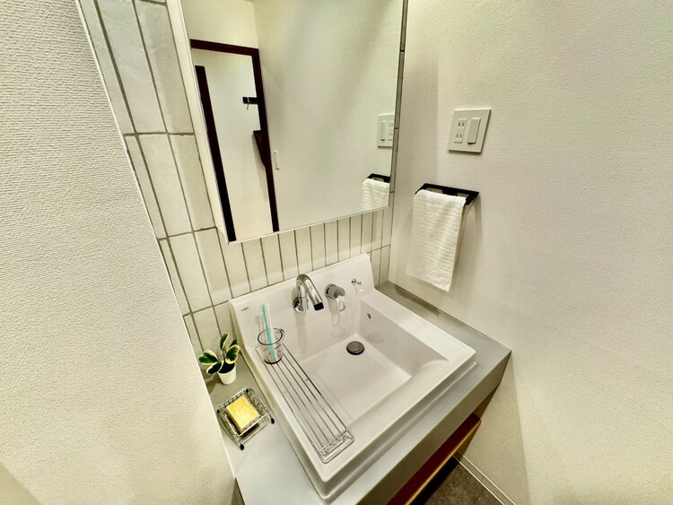 その他 清潔感を感じられる洗面化粧台。