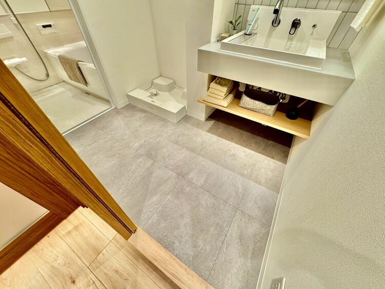 その他 十分な広さの脱衣所。