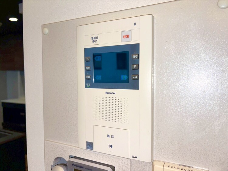 その他 誰が来てもわかる様にモニター付きインターホンを設置。