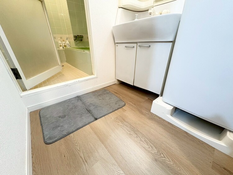 その他 十分な広さの脱衣所。