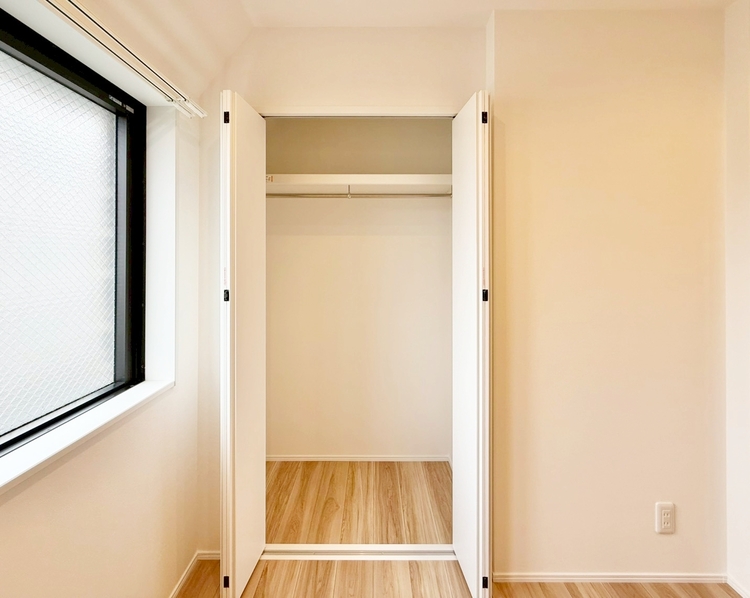 その他 収納スペースが付いていて、お部屋を広く使っていただけます。