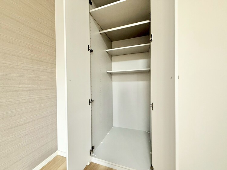 その他 家電やスーツケース、ストック品など何でも片付く嬉しい空間です。