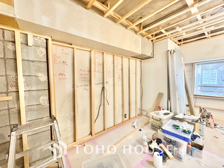 内装 【改装中】高級感漂う設えとゆとりある広さで安心をもたらす特別な場所。暮らしの中心にふさわしい空間です