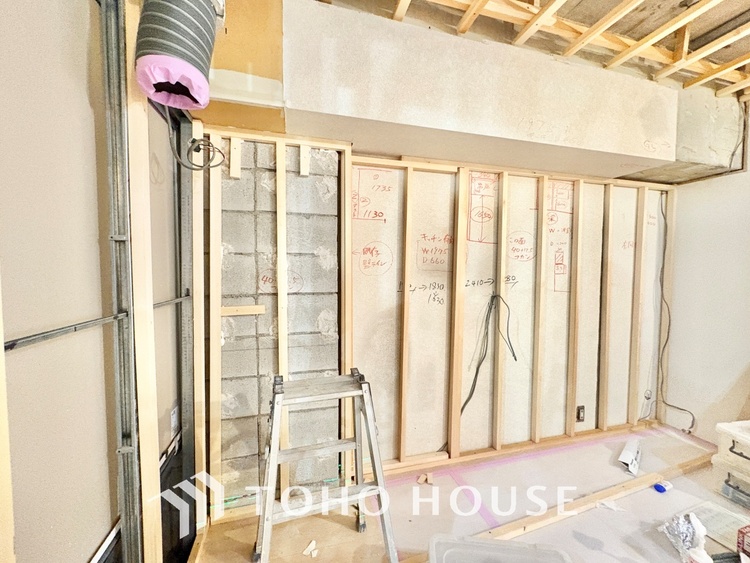 内装 【改装中】高級感漂う設えとゆとりある広さで安心をもたらす特別な場所。暮らしの中心にふさわしい空間です