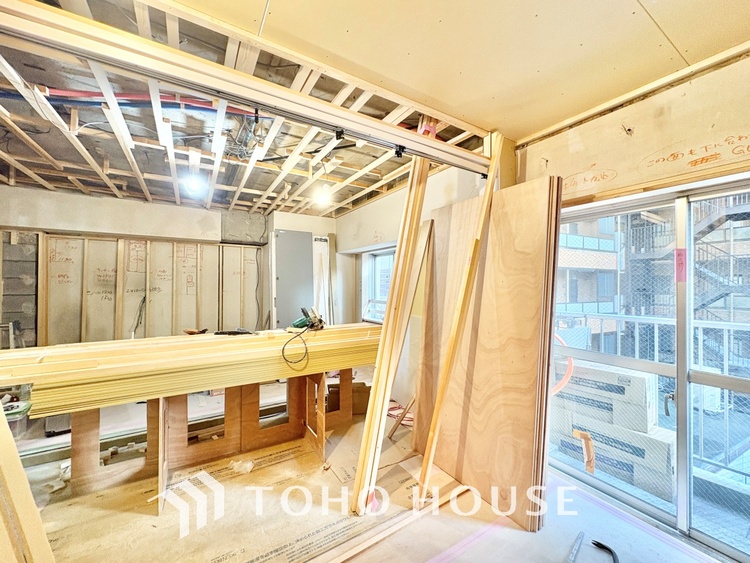 洗面 【改装中】清潔感あふれる洗面化粧台で、毎日の身支度を快適にサポートします。