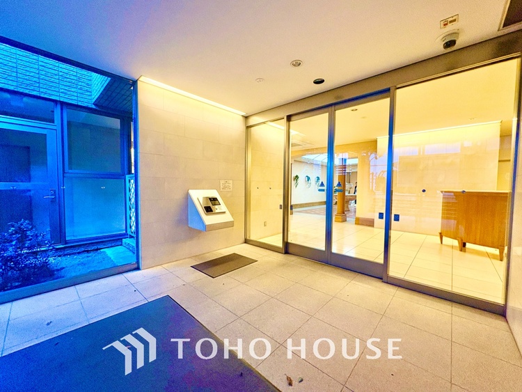 外観 ほんの少しのこだわり。ちょっとした色使いがその家がもつ雰囲気、趣（おもむき）を携え、暮らす家族や訪ねてくる友人・知人に新鮮な香りを運んできます。