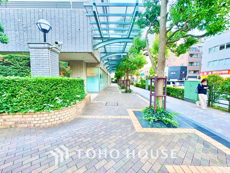 外観 ほんの少しのこだわり。ちょっとした色使いがその家がもつ雰囲気、趣（おもむき）を携え、暮らす家族や訪ねてくる友人・知人に新鮮な香りを運んできます。