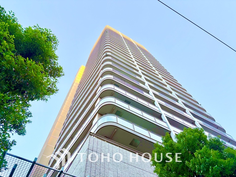 外観 ほんの少しのこだわり。ちょっとした色使いがその家がもつ雰囲気、趣（おもむき）を携え、暮らす家族や訪ねてくる友人・知人に新鮮な香りを運んできます。