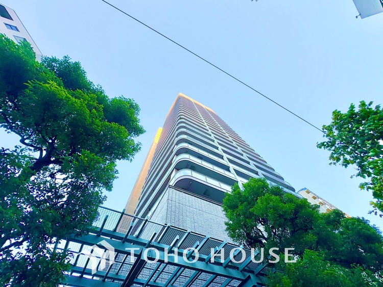 外観 ほんの少しのこだわり。ちょっとした色使いがその家がもつ雰囲気、趣（おもむき）を携え、暮らす家族や訪ねてくる友人・知人に新鮮な香りを運んできます。